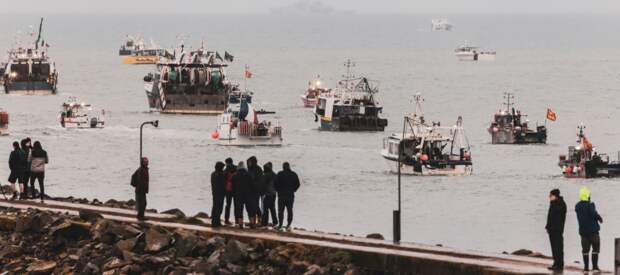 Франция угрожает Британии санкционными мерами из-за спора о рыболовстве