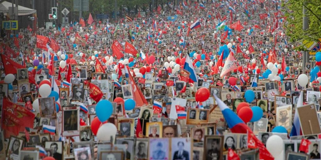 Владимир Путин предложил провести шествие «Бессмертного полка» 26 июля. Фото: mos.ru