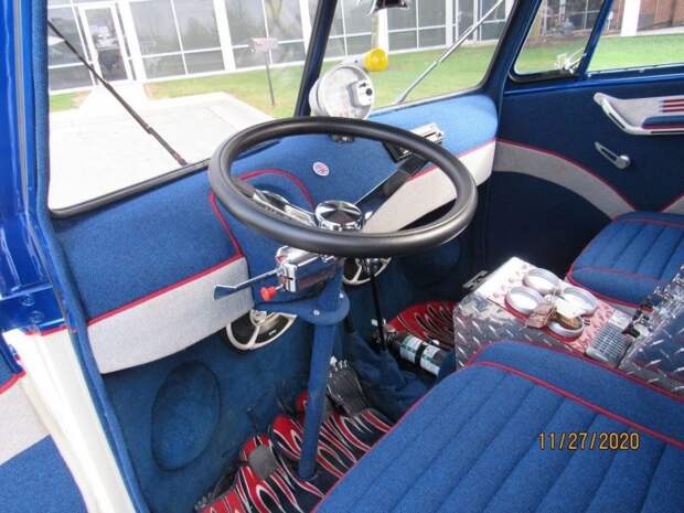Очень мощный грузовичок, созданный из минивэн Volkswagen T1