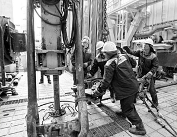 Фьючерсы на нефть Brent упали до шестилетнего минимума
