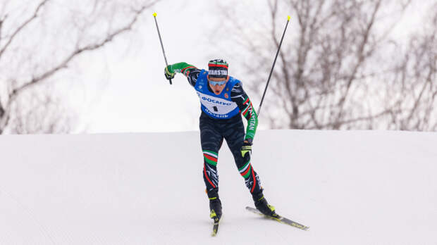 Российский лыжник Коростелев занял пятое место в масс-старте на Олимпиаде-2026