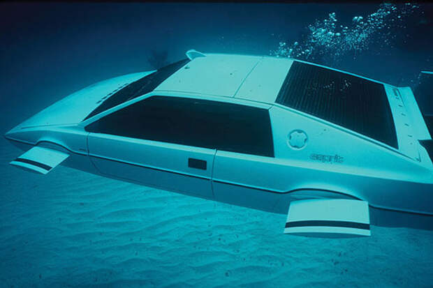 Субмарина Lotus Esprit  