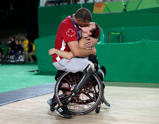 best-reuters-photos-2016-23-585795d2a5173__880