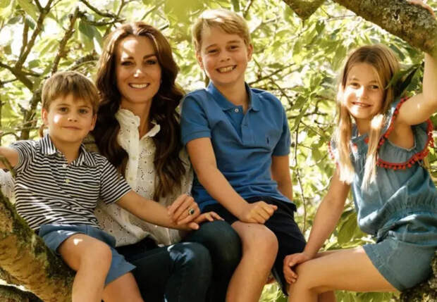 Кейт Миддлтон с детьми