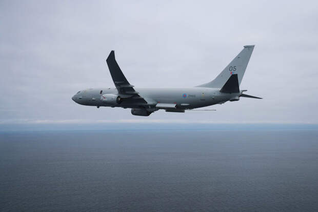 Разведывательный самолет ВМС США пролетел над Черным морем по направлению к Сочи