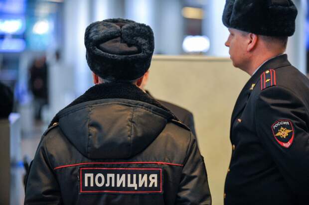На Складочной мужчина в маске пытался ограбить курьерскую службу