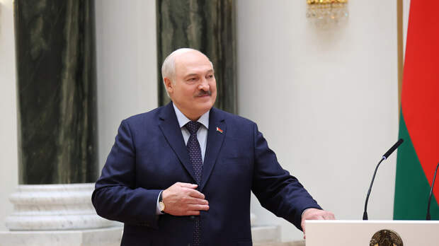 Лукашенко угостил Путина собственным салатом и драниками