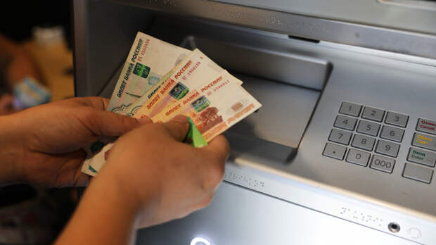 Деньги любят счет: в России обсуждают лимит на внесение наличных через банкомат
