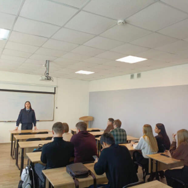 В Еврейской автономной области полицейские в рамках Всероссийской межведомственной комплексной оперативно-профилактической операции «Чистое поколение - 2025» провели беседы со студентами