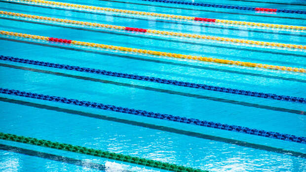 В Якутии 13 детей получили ожоги глаз из-за отравления хлором в бассейне