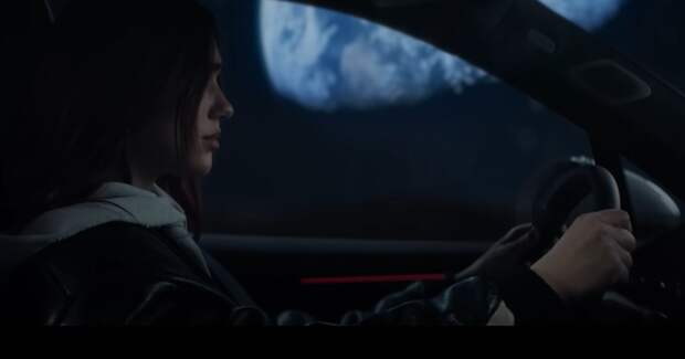 Дуа Липа побывала на Луне в новой рекламе Porsche