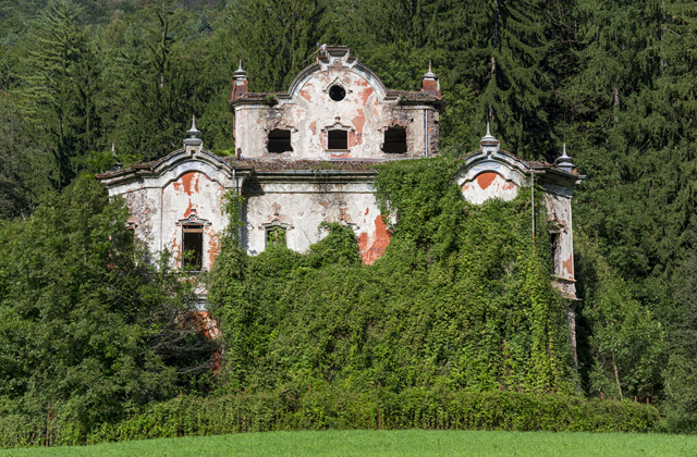 Resident Evil Village наяву: 10 реальных мест, похожих на мир игры