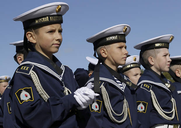 Военно морские корпуса. Кадеты КМКВК. Кронштадтский военно-морской кадетский. Кронштадтский морской кадетский военный корпус. Форма морская кадетского корпуса в Кронштадте.