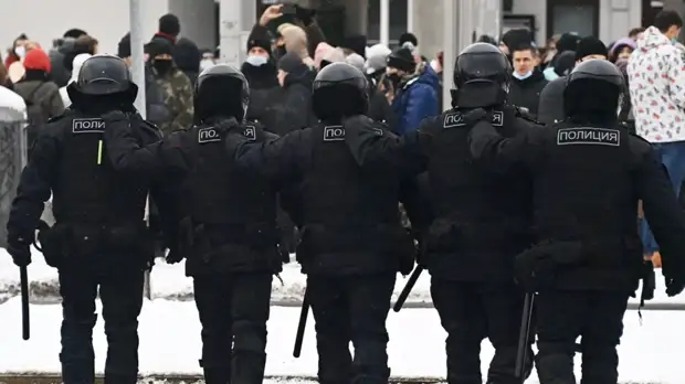 Омбудсмен назвала число задержанных на незаконных акциях в Москве