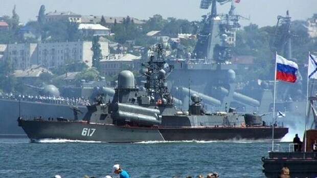 Около 90 единиц техники Черноморского флота примут участие в параде Победы в Севастополе