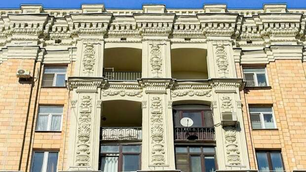 Более 20 жилых домов с пинаклями отремонтировали в Москве