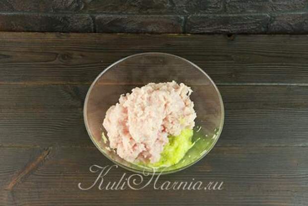 Куриные котлеты с кабачком и манкой в духовке. Куриные котлеты с кабачком и манкой
