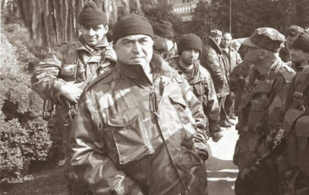 фото Тенгиз Китовани, министр обороны Грузии в 1992-1993 году
