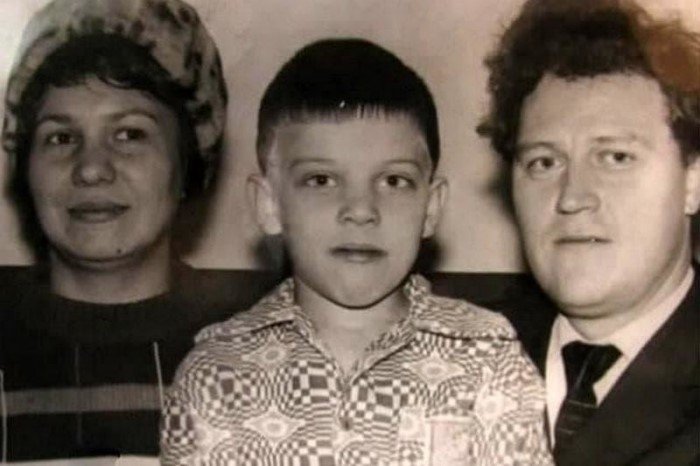 Отъявленные преступники и маньяки в кругу семьи на снимках