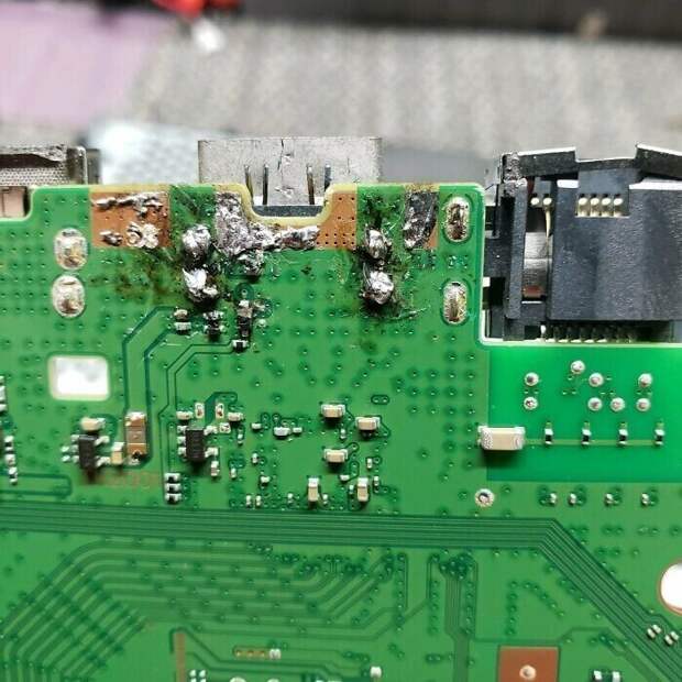 18. "Ps4: неудачная попытка ремонта. Контора, которая так поступила с нашим клиентом, еще и содрала с него кучу денег" 18. "Ps4: неудачная попытка ремонта. Контора, которая так поступила с нашим клиентом, еще и содрала с него кучу денег"
