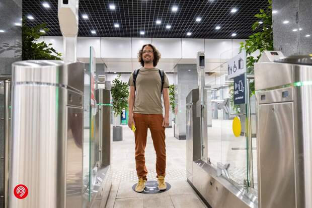 В наземном метро Москвы стала доступна оплата проезда по биометрии