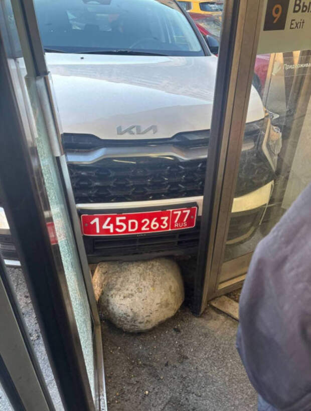 Азербайджанцы атакуют московское метро