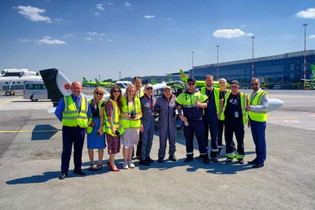 В аэропорту Толмачево встретили экипаж кругосветки из Новой Зеландии