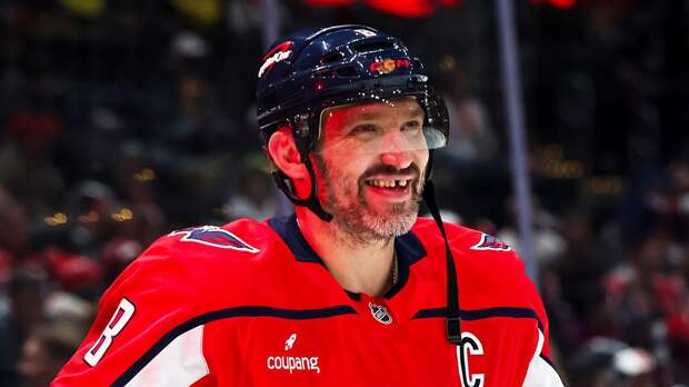 Комик Илья Макаров пригласил легенду российского спорта на «ЧБД»