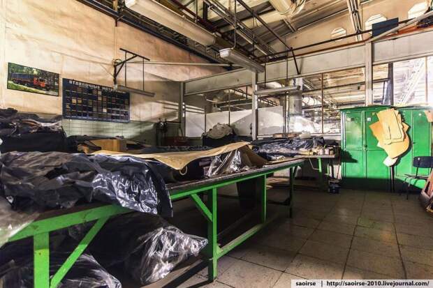 Цех по производству автомобилей представительского класса авто, завод, зил