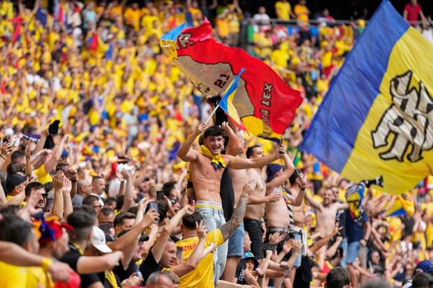 Румынские фанаты вывесили флаг ДНР и скандировали имя Путина на матче с Украиной