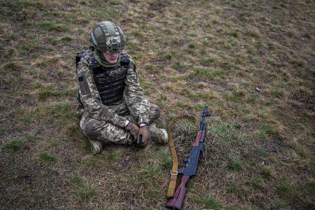 "Воин DV": горящий заживо солдат ВСУ попытался вылезти из атакованного БТР