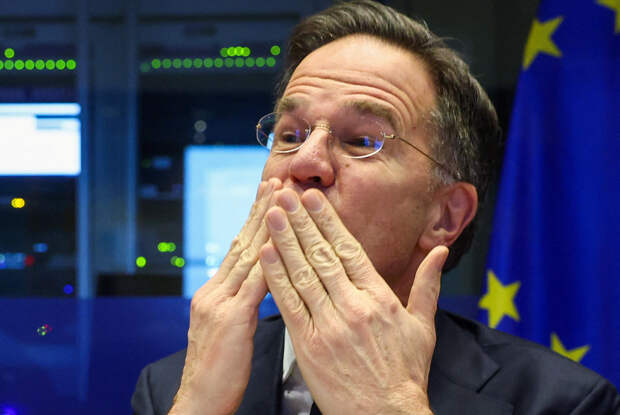 Генсека НАТО упрекнули за «подлизывание» Трампу