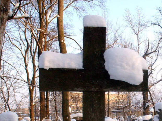 РИА: умерших бойцов ВСУ хоронят на кладбищах для бездомных