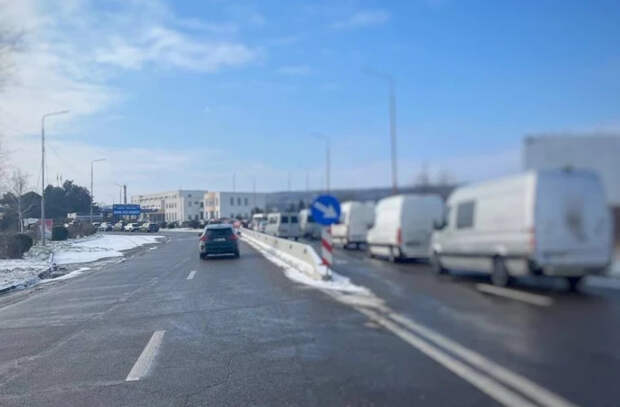 Вниманию путешественников: Интенсивное движение на таможенном посту в Леушенах