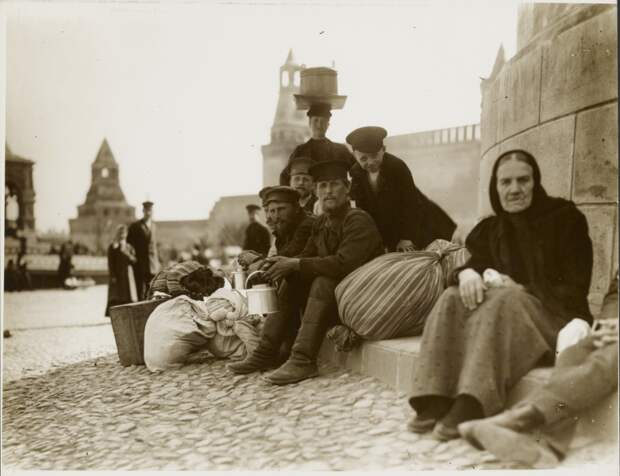 10 талантливых фотографий России 1913 года, сделанных Альфонсом Мухой