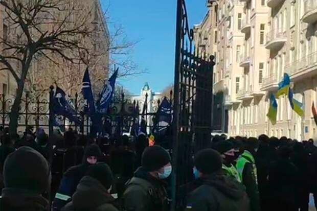 Националисты пришли к офису Зеленского