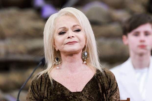 Mash: Лариса Долина может вернуться в Москву с отдыха в ОАЭ 20 января