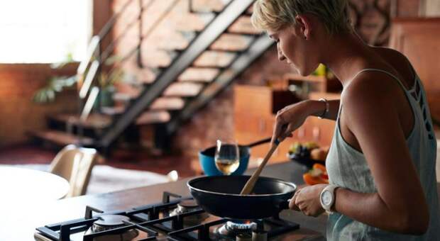 8 проверенных способов испортить антипригарное покрытие сковороды