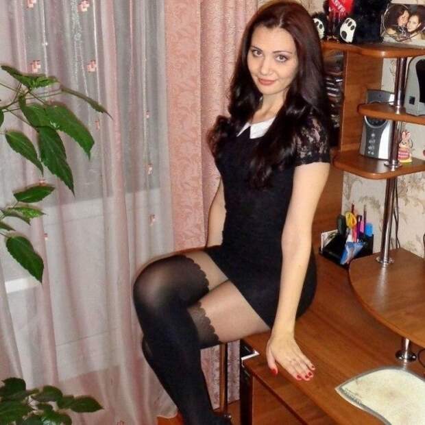 Вот и лето прошло и девушки в коротких платьях