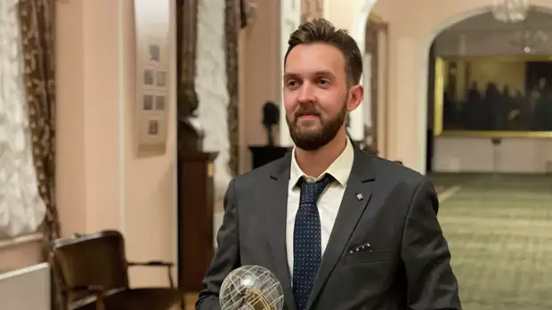 СЖР вручил премию «Солидарность» главному редактору Baltnews Старикову