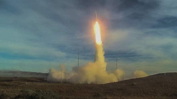Запуск США баллистической ракеты среднего радиуса действия. Источник изображения: https://vk.com/denis_siniy
