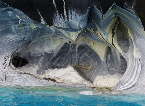 Мраморные пещеры (Las Cavernas de Marmol) в озере Хенераль-Каррера (lago General Carrera), Чили