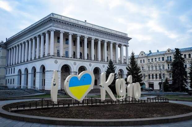 СМИ: МВФ предоставит Украине кредит в 5 млрд долларов на три года