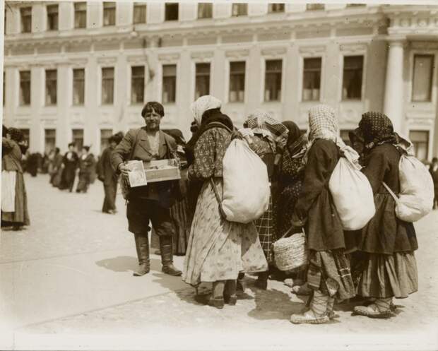 10 талантливых фотографий России 1913 года, сделанных Альфонсом Мухой
