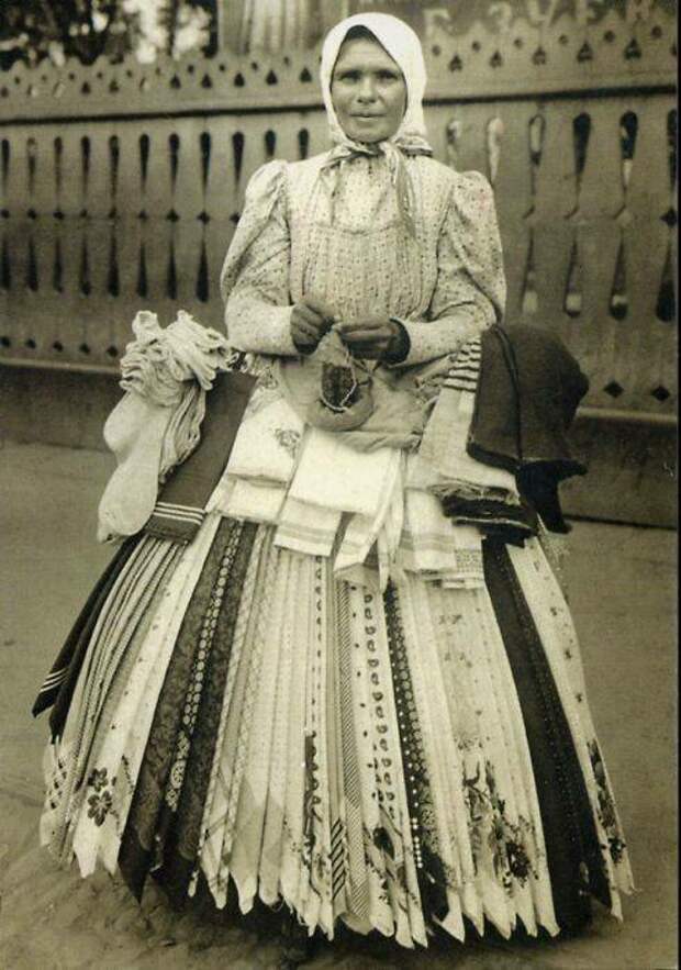 Мастерица торгует платками и носками 19 век, жизнь до революции, редкие фотографии, снимки, фотографии, царская россия