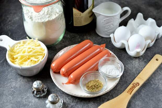 Маленьких гостей всегда хочется накормить не только чем-то вкусным, но и оригинальным. Удивлять у меня получается кексами "хот-догами" – яркими, аппетитными и весьма сытными.-2