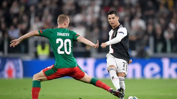 Сёмин рассказал, о чём говорил с Роналду после матча Лиги чемпионов