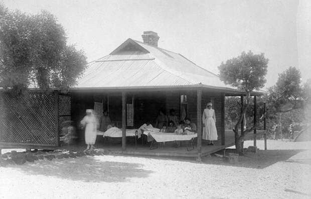 Поселение Мур-Ривер, резервация для австралийских аборигенов. Фото  1920 г. Источник: commons.wikimedia.org