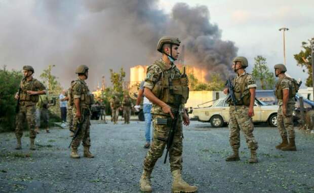 На фото: во время взрыва в порту в Бейруте, 2020 год.