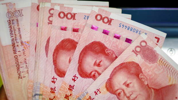 Юань стал основной иностранной валютой России
